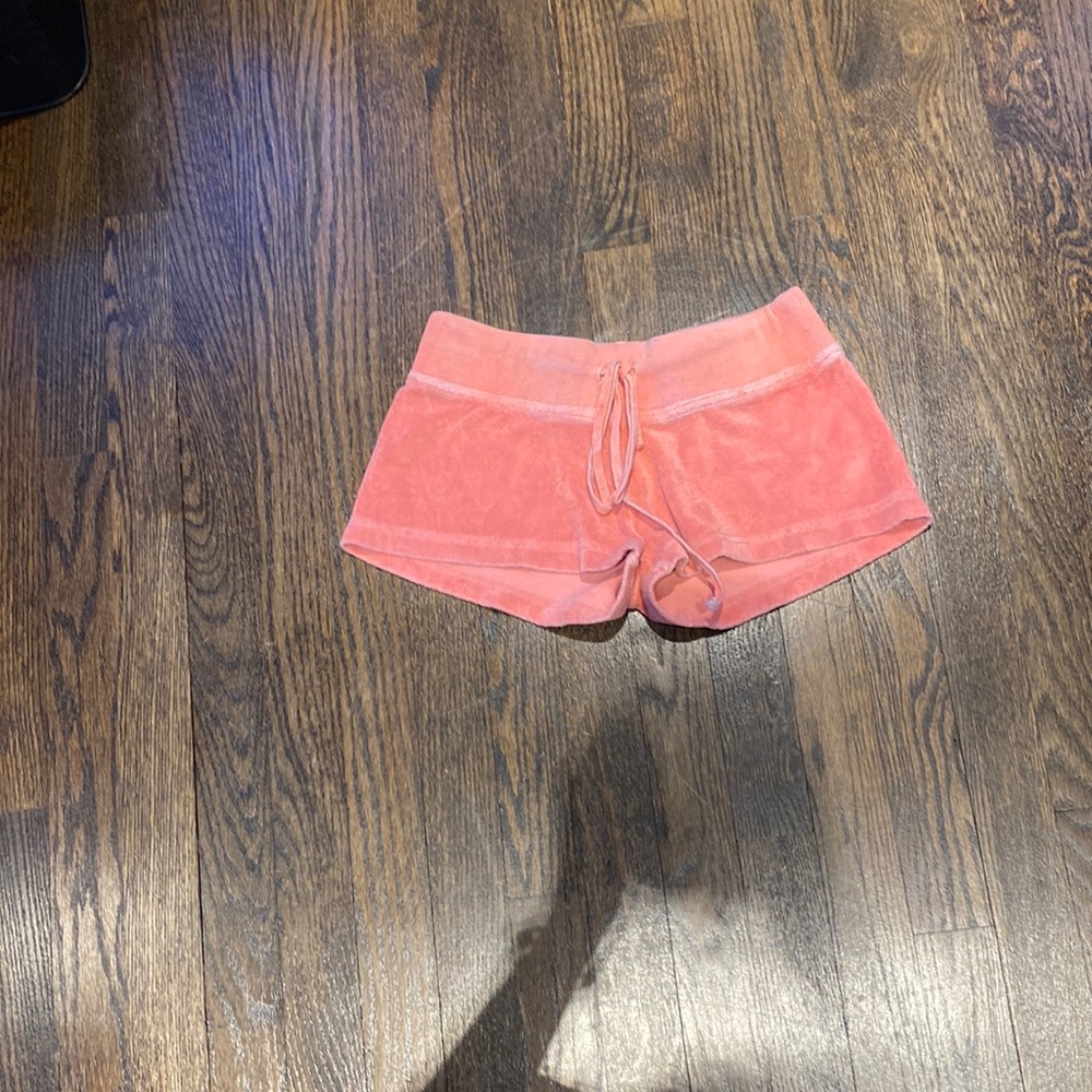 orangey pink hard tail